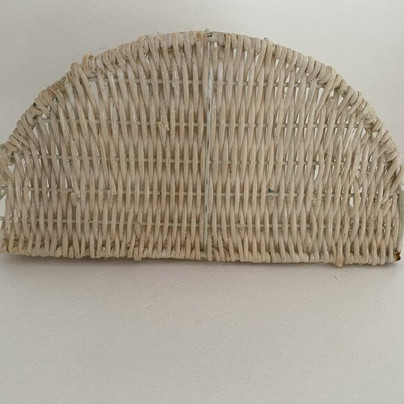 Bathroom Wicker Basket Shelf With 3-D Rose Design - Picture 6 of 9